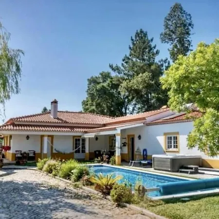 Sleeps 8 With Pool & Horses * الكوباسا