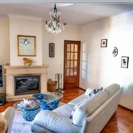 بيت للعطل Sleeps 8 With Pool & Horses *