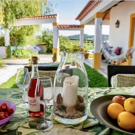 بيت للعطل Sleeps 8 With Pool & Horses *