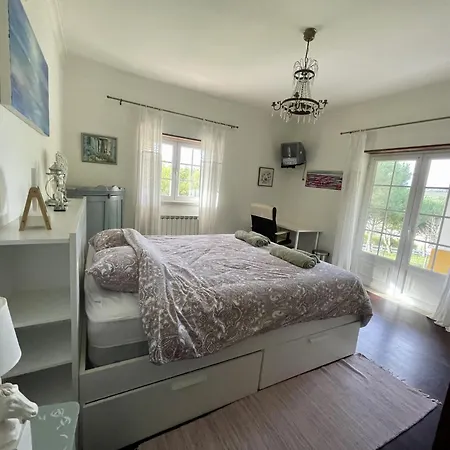 بيت للعطل Sleeps 8 With Pool & Horses