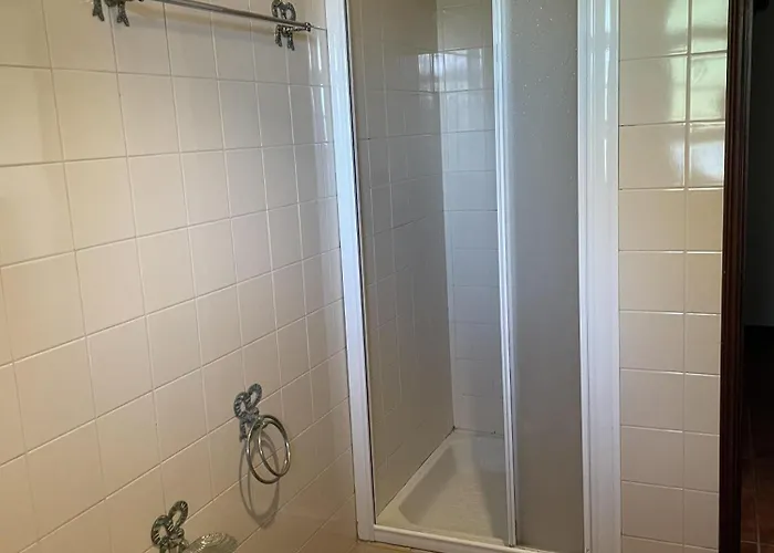 Sleeps 8 With Pool & Horses *