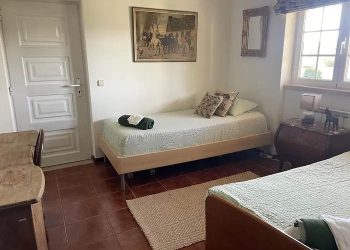 Дом отдыха Sleeps 8 With Pool & Horses Алкобаса